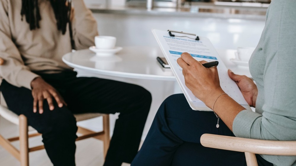 Professionalism Tips for Interviewers and Interviewees